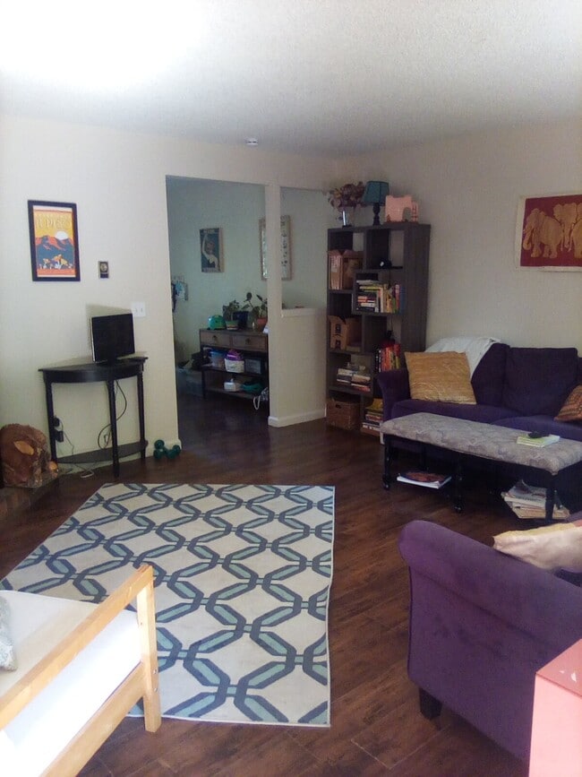 Building Photo - 1701 Erin Ct Unit #1 Rental