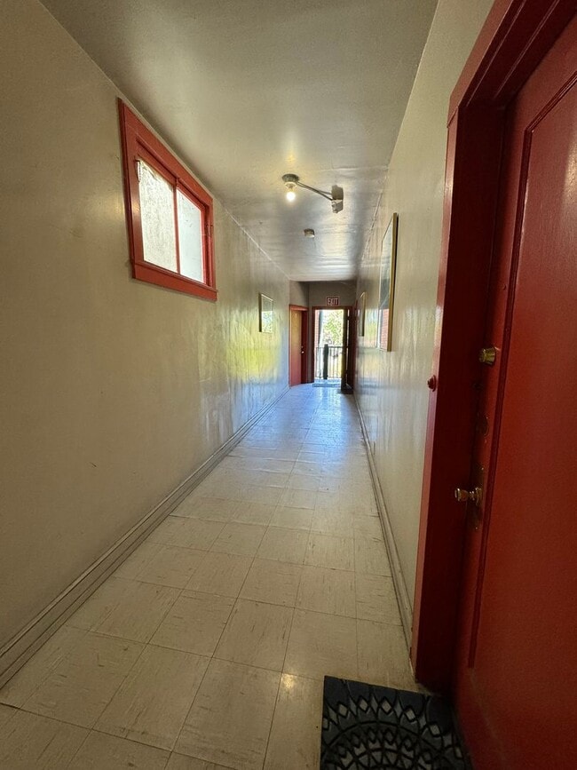 Photo - 3129 Broadway Unidad 2