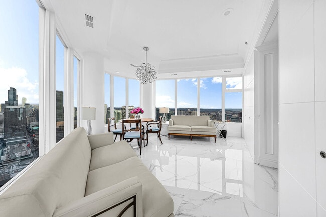 Photo - 1 King St W Unit SI ID1388909P