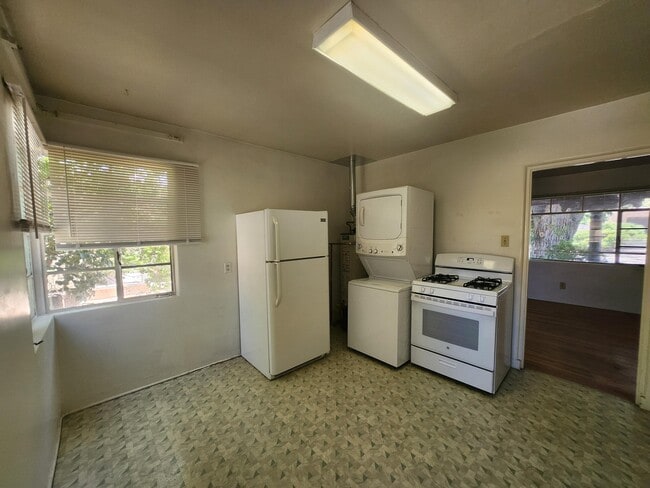 Photo - 4019 Roma Ave NE