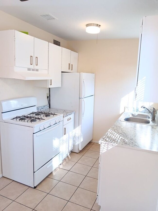 Photo - Charming 1 Bed/1 Bath in Central Tucson – ...