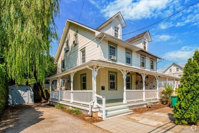 Building Photo - Single Family Home in Berwyn