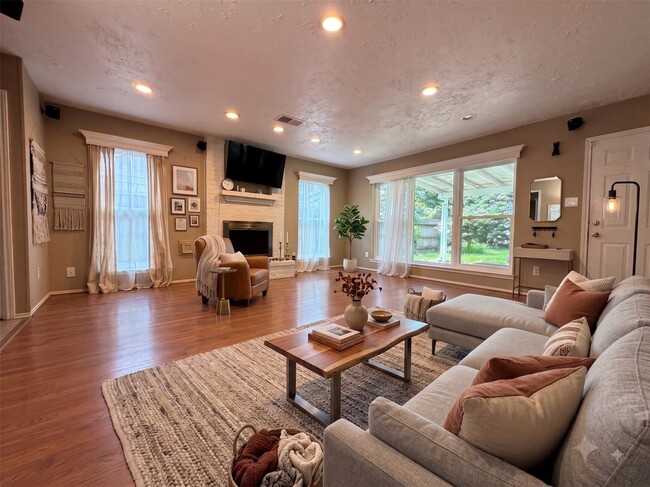 Photo - 3507 Santa Rosa Ln