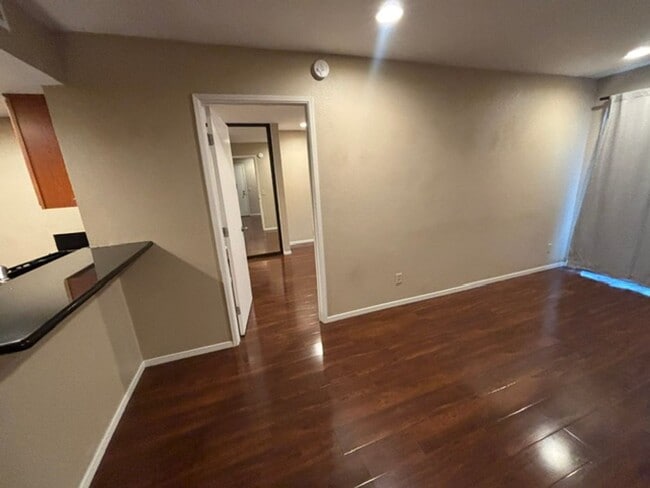 951 Fulton Ave