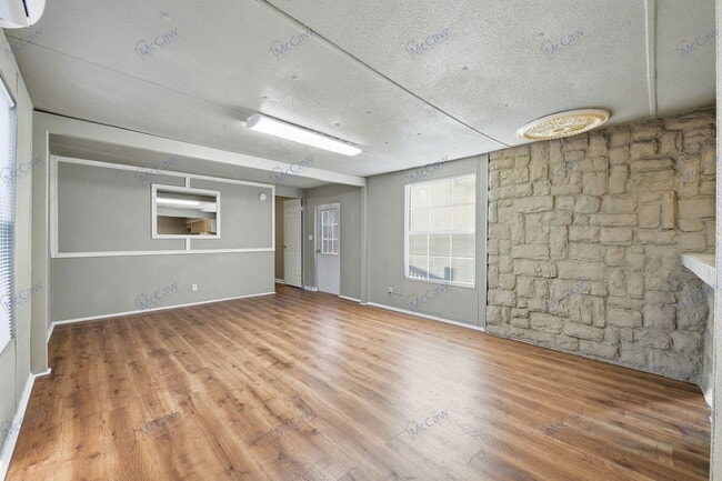 Photo - 1307 Oakridge Rd