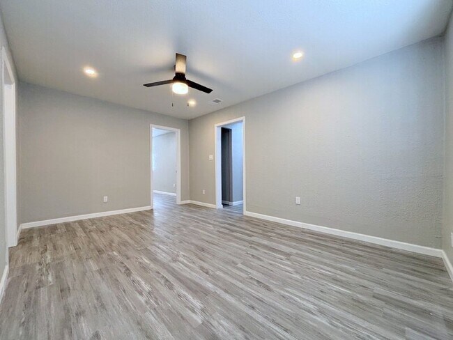 Photo - 1414 E 61st St Unidad C