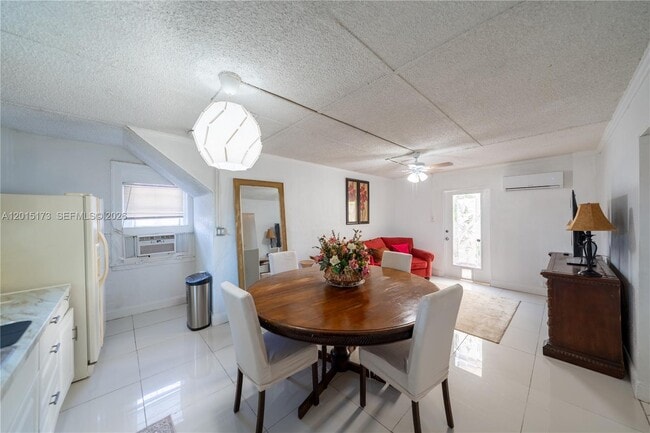 Photo - 1678 SW 11th St Unit 1