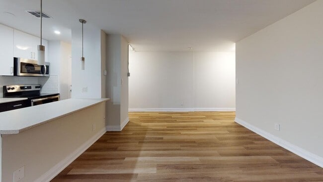 Photo - Slessor Boulevard