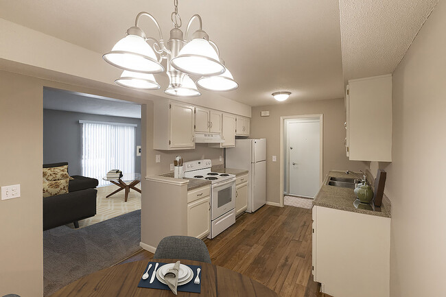 Photo - Four Seasons Apartments