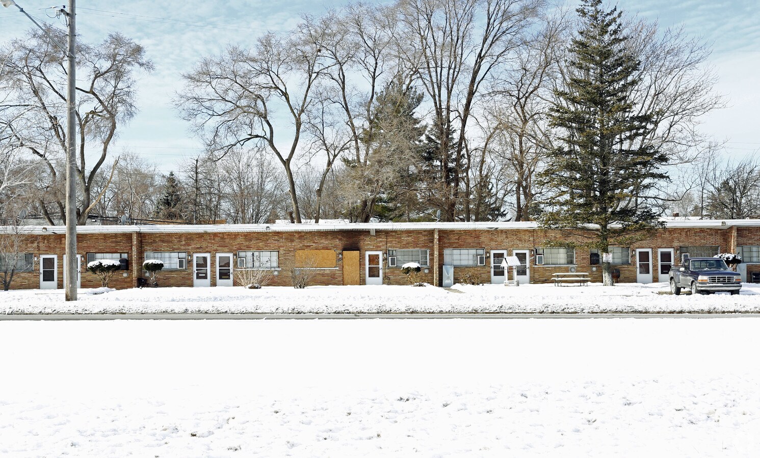 Photo - Le Chateau Apartments