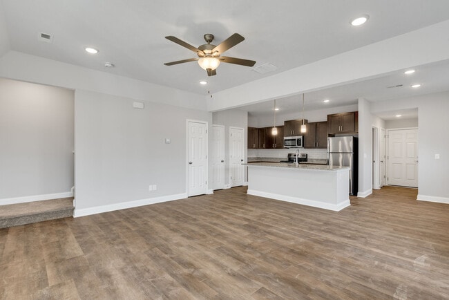 Photo - Alcott Woodcroft Glen