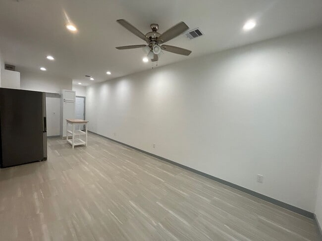 Photo - 5226 Ridgevan St