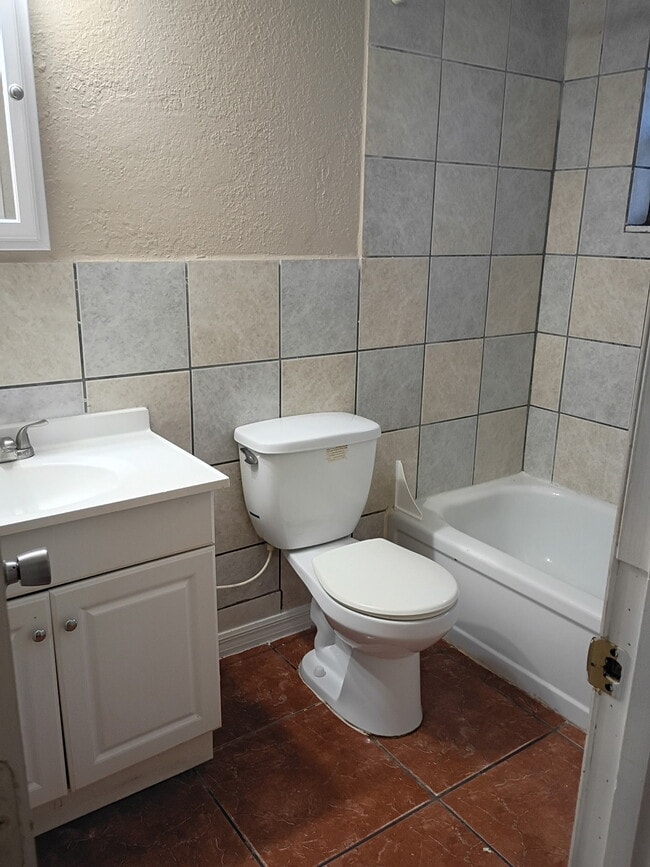 Photo - 9409 Eastfield Rd Unit B