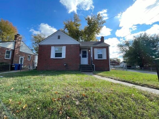 Building Photo - 1004 N New Florissant Rd