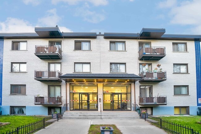 Building Photo - 2415 Avenue Madison