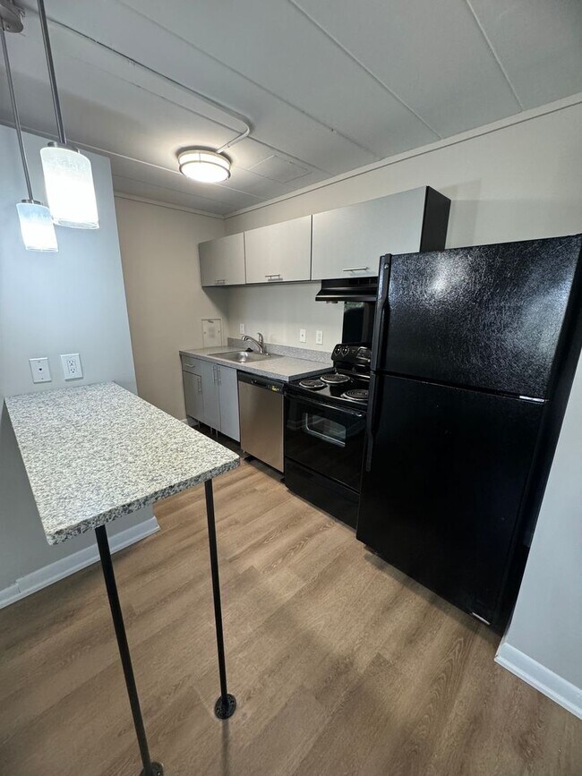 Walnut Manor Apartments Royal Oak, MI