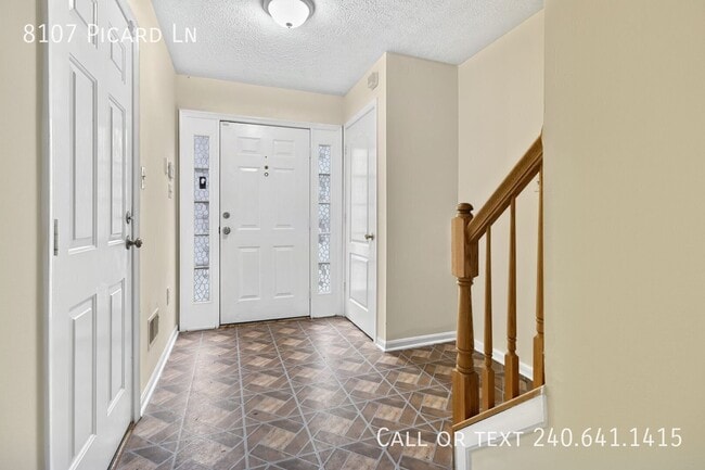 Photo - 8107 Picard Ln