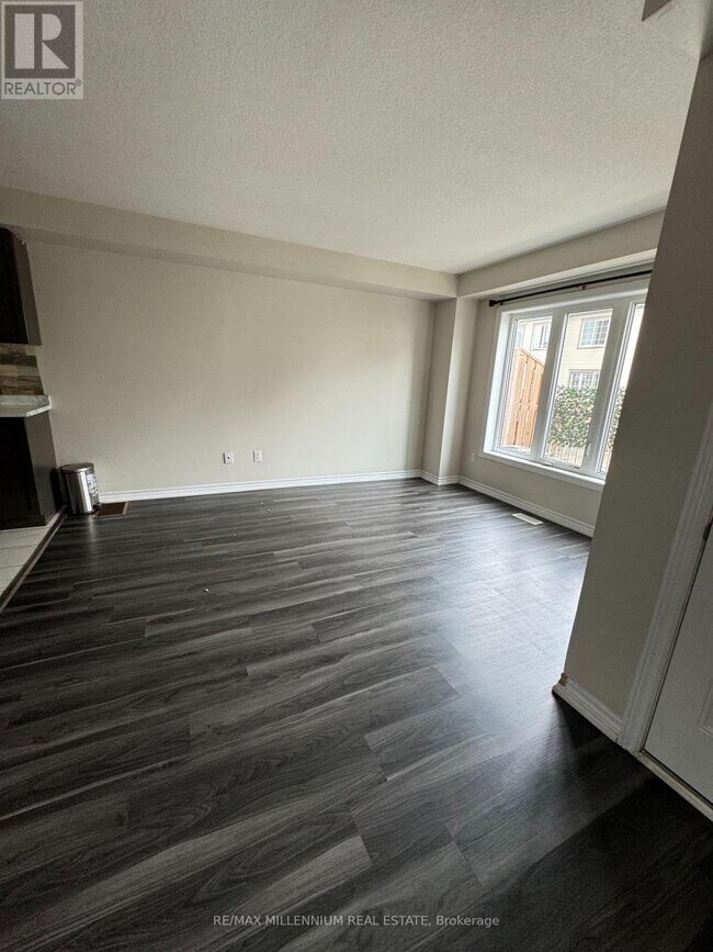 Photo - 458 Linden Dr