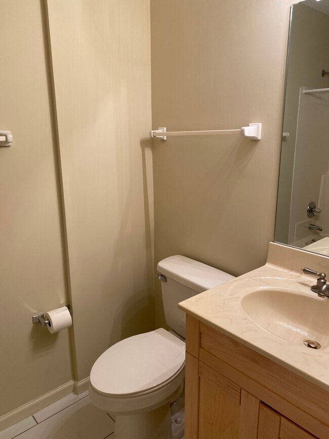 Photo - Very well kept condo in Lytchfield off All...