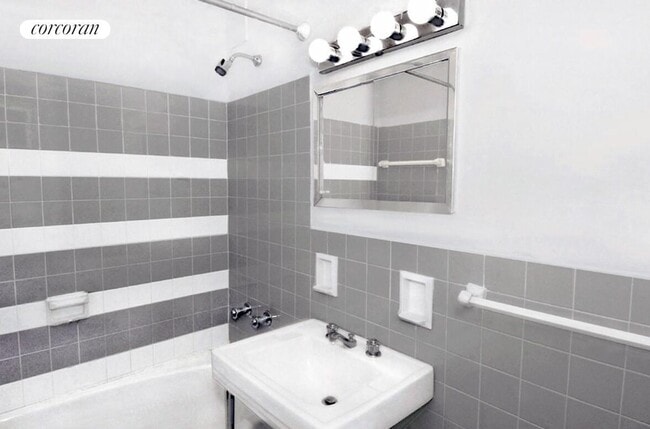 Photo - 230 E 79th St