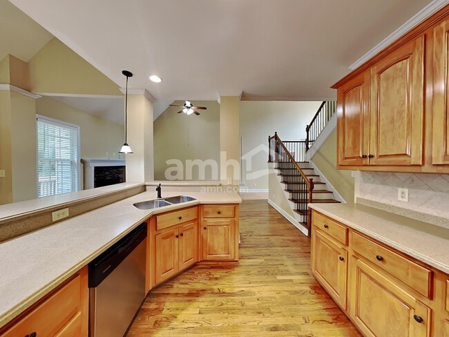 Photo - 103 Oakwind Pky