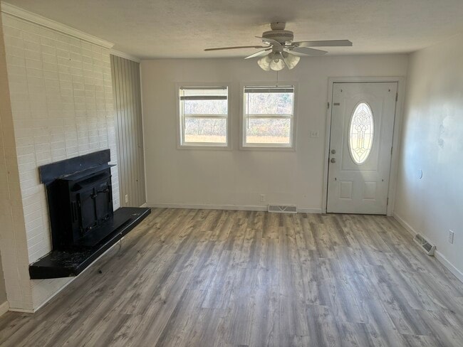 Photo - 820 Mills Gap Rd