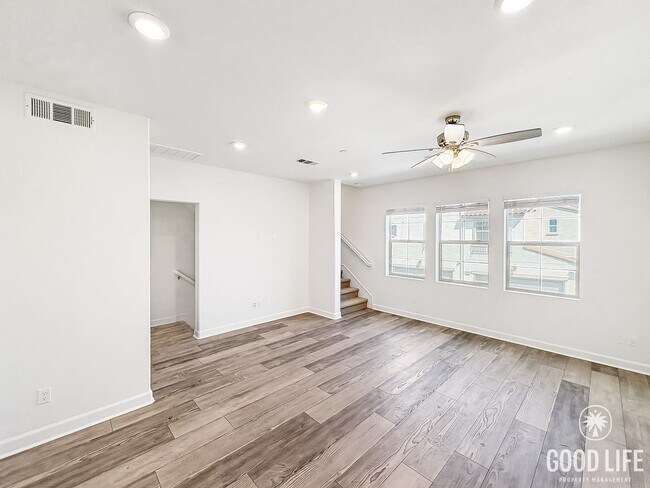 Photo - Stunning 3B/3BA Townhome in Oceanside!
