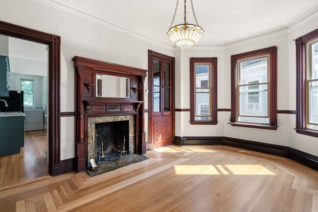 14 Adelaide St Unit 1
