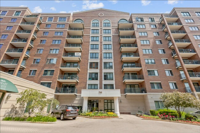 Building Photo - 750 Pearson St Unit 803