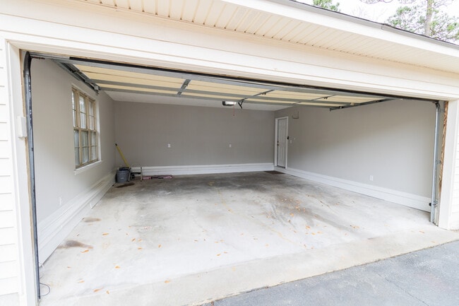 Photo - 104 Green Tree Ct