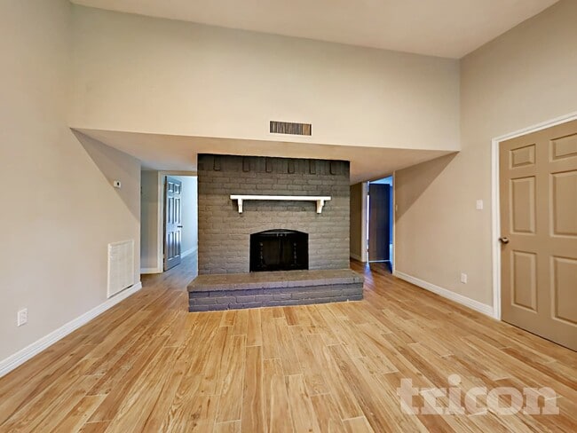 Photo - 6127 Larchbrook Dr