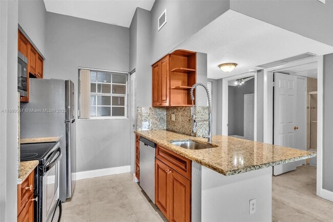 Photo - 2841 N Oakland Forest Dr Unit 304