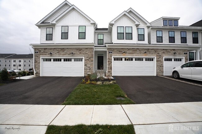 Building Photo - 85 Mustang Dr