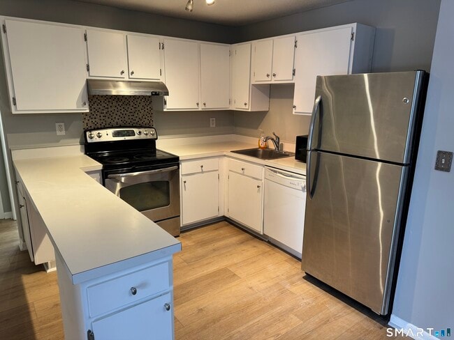 Building Photo - 2202 Harbor View Dr Unit 2202