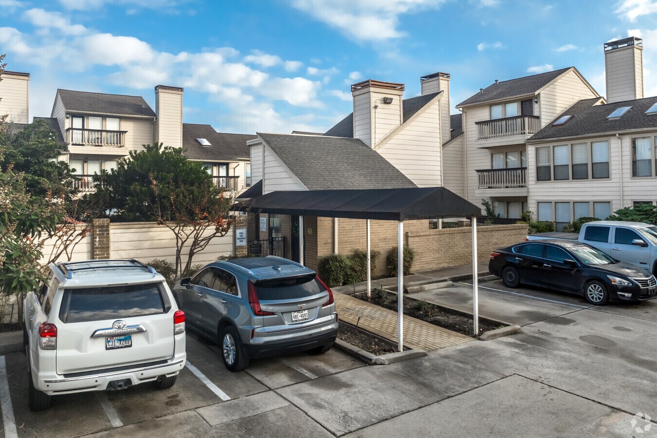 Entrance to the Property - Oaks on Kirkwood Condominiums