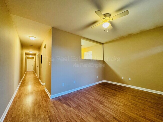 Photo - 4619 Kirkland Ave