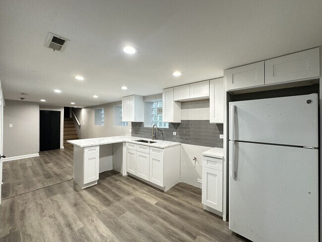 Photo - 2617 W Rascher Ave Unit NDG
