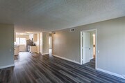 2 BR, 2 BA - 1079 SF