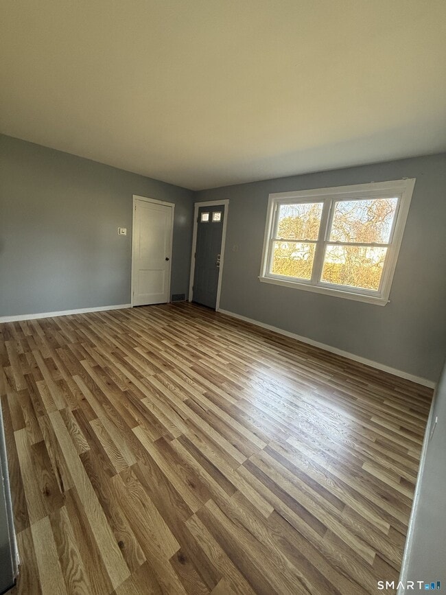 Photo - 33 Cannon Rd