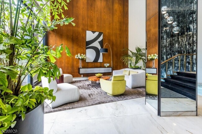 1 Claridge Dr Unit 517