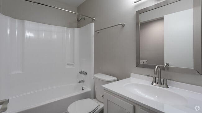 2BR,1.5BA,950SF Renovated