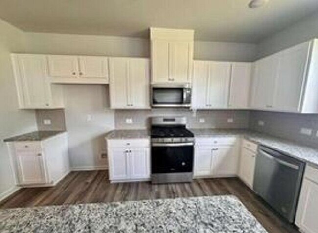 Photo - 741 Pt Pl Dr