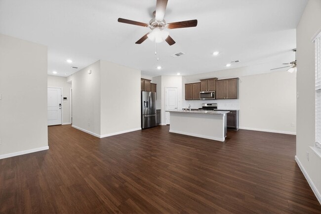 Photo - Beautiful Open-Concept Home with Washer/Dryer Included & Private Yard in Princeton