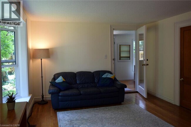 Photo - 201 Melville St