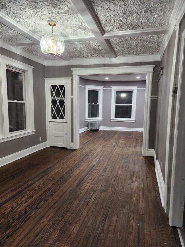 22 Davis Ave