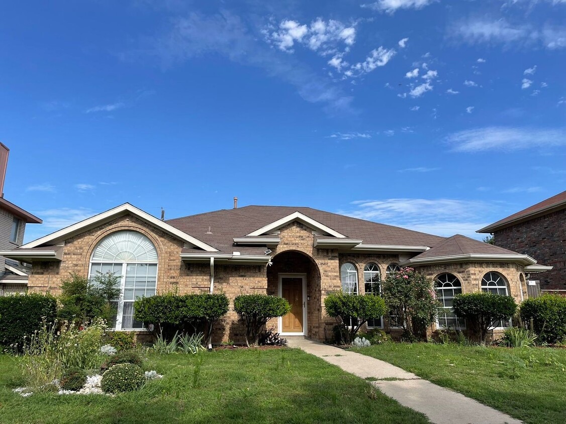 3 Bedroom 2 bath home in Allen, TX! - 3 Bedroom 2 bath home in Allen, TX!