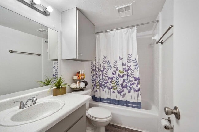 Photo - 4400 Memorial Dr Unit 34-2219