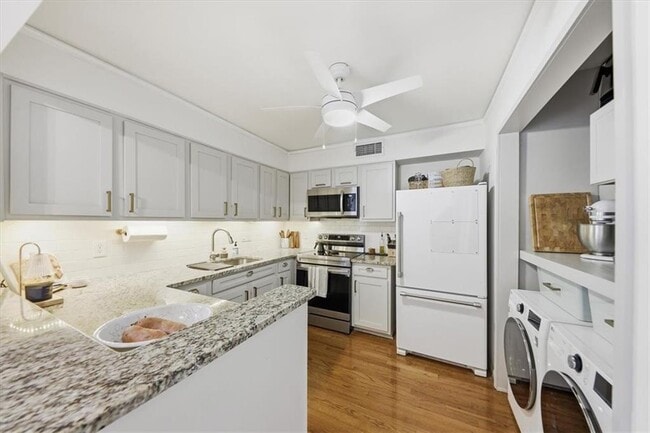 Building Photo - 133 Woodmere Square NW