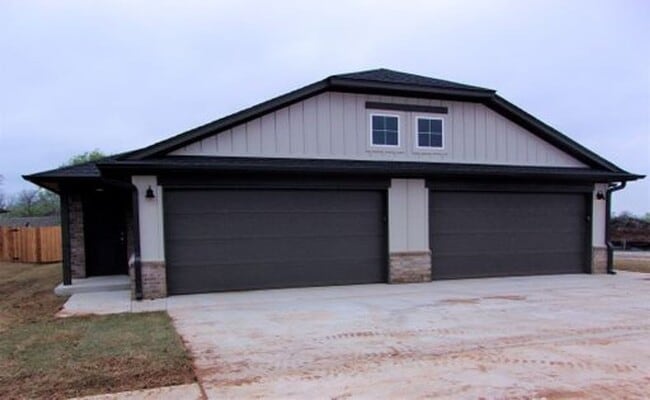 Building Photo - 11225 Howard Dr Unit 11225 Howard Dr