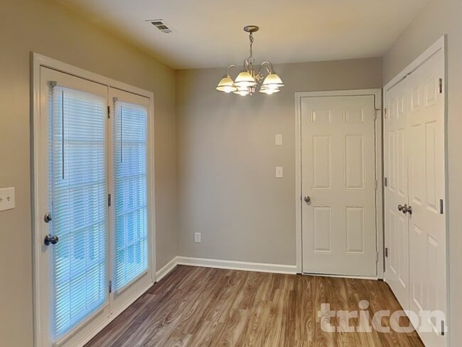 Photo - 5717 Henderson Oaks Dr